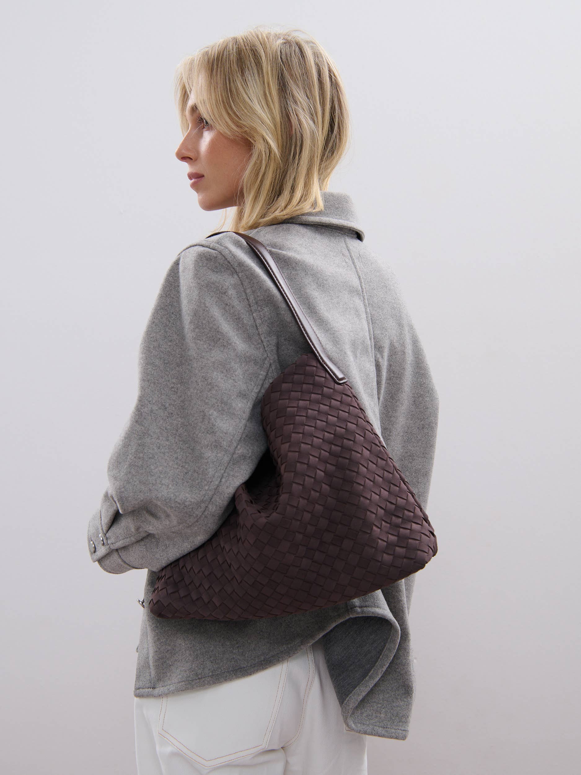 Calla Woven Handbag in Brown