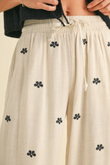 Embroidery Detailed Lenin Pants