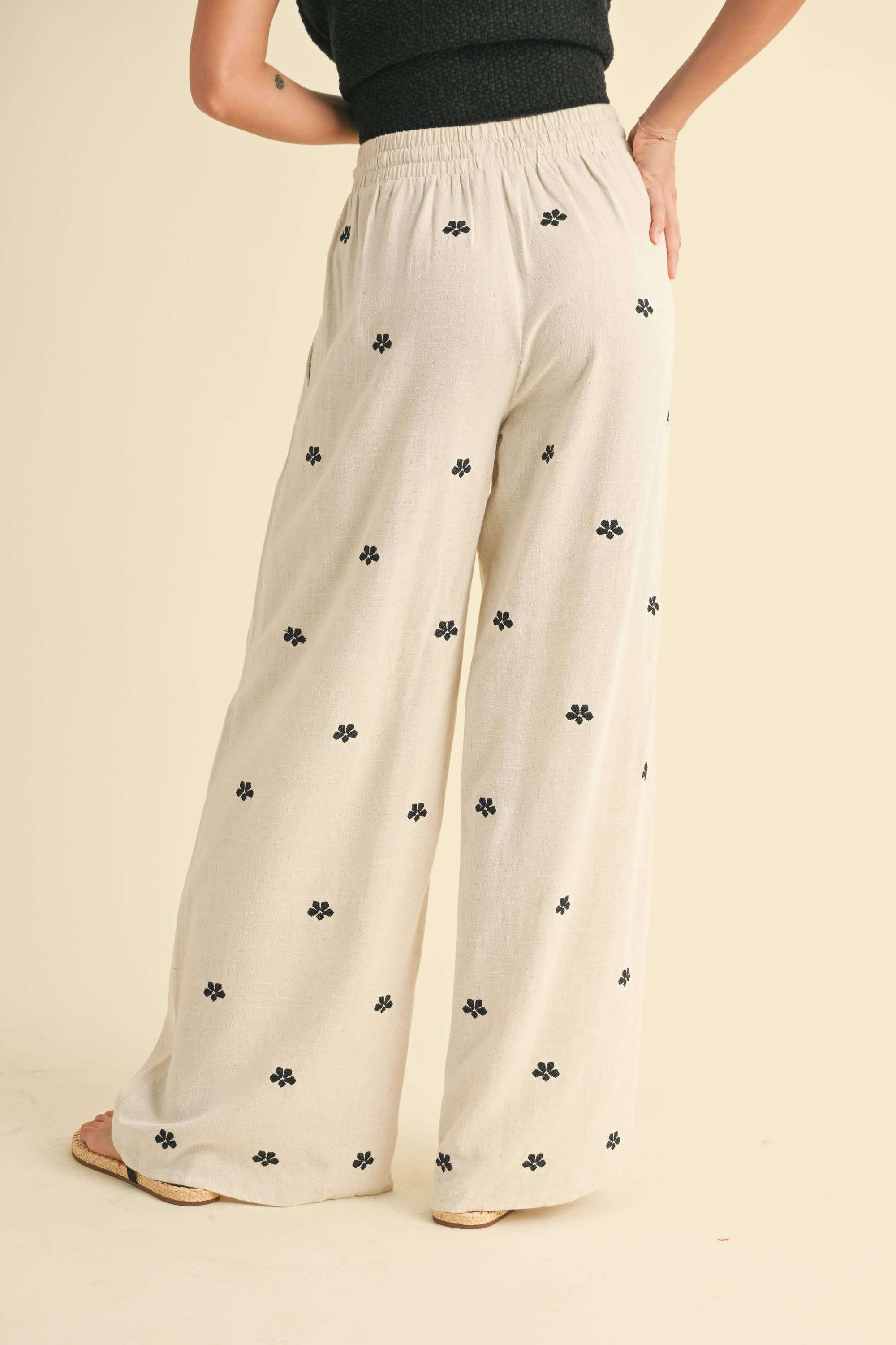 Embroidery Detailed Lenin Pants