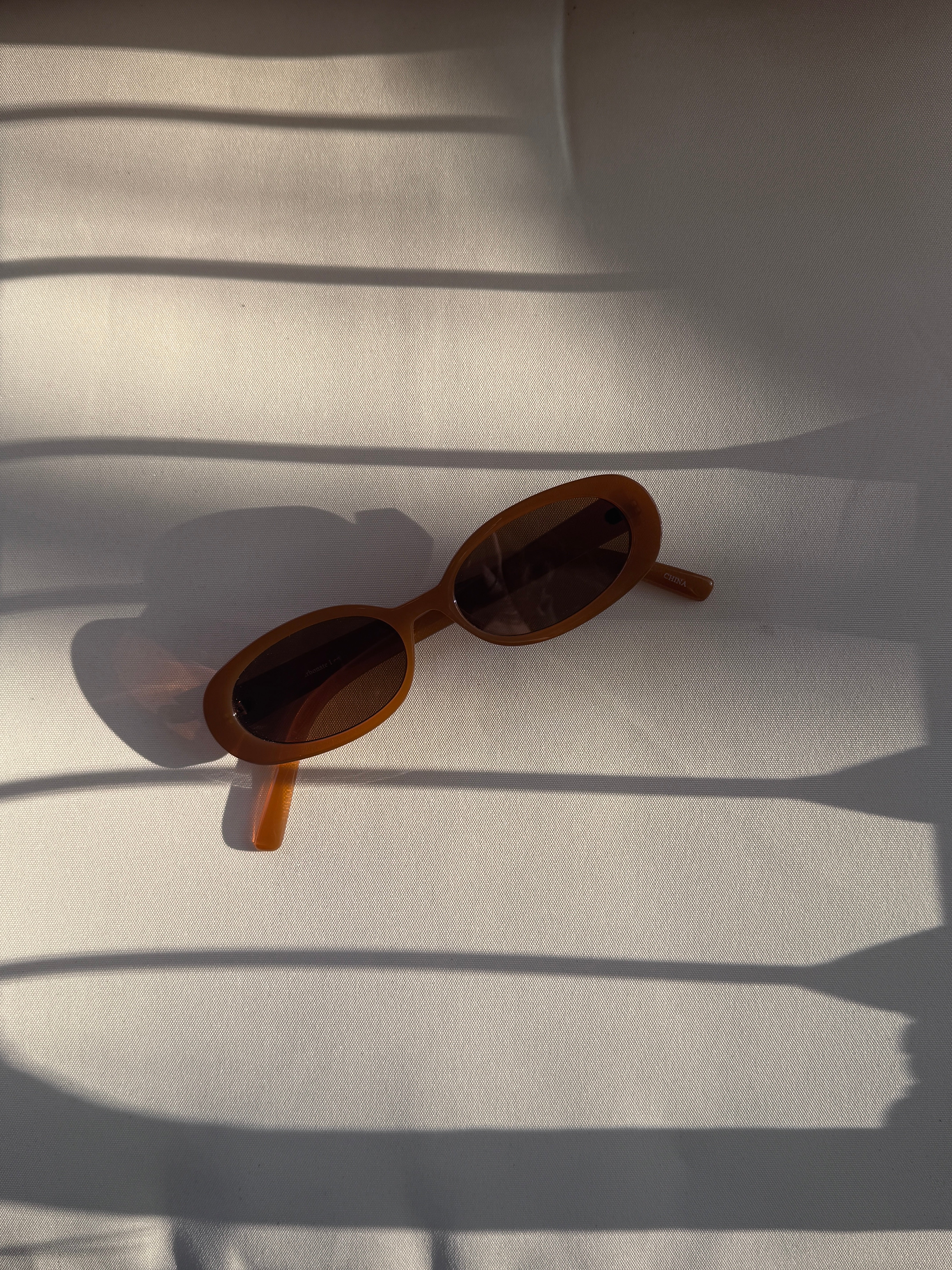 Women's Oval Classic Sunglasses