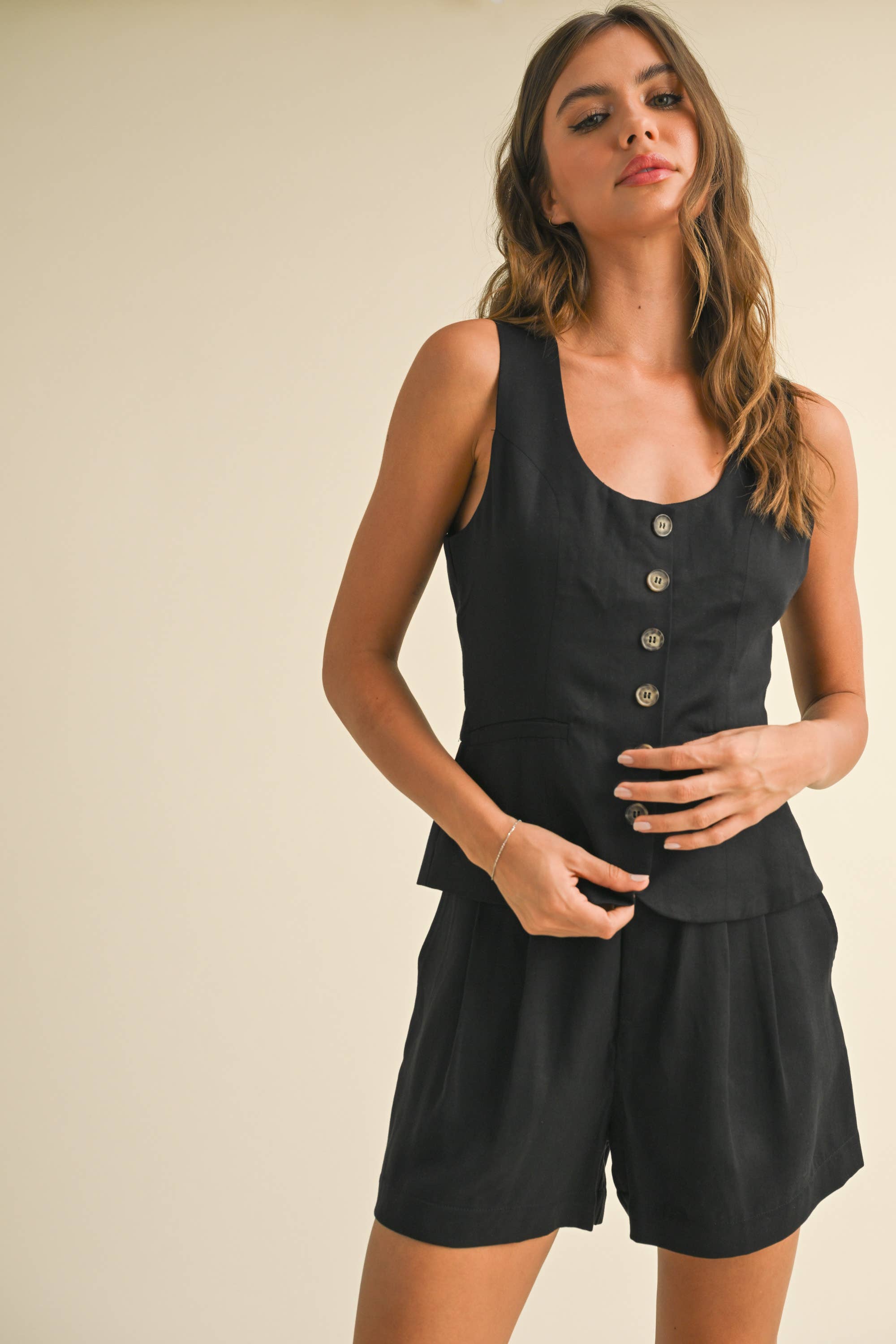 Tercel Button Front Linen Vest